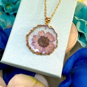 Purple and White Pressed Floral Pendant Necklace With Gold Chain NEW!